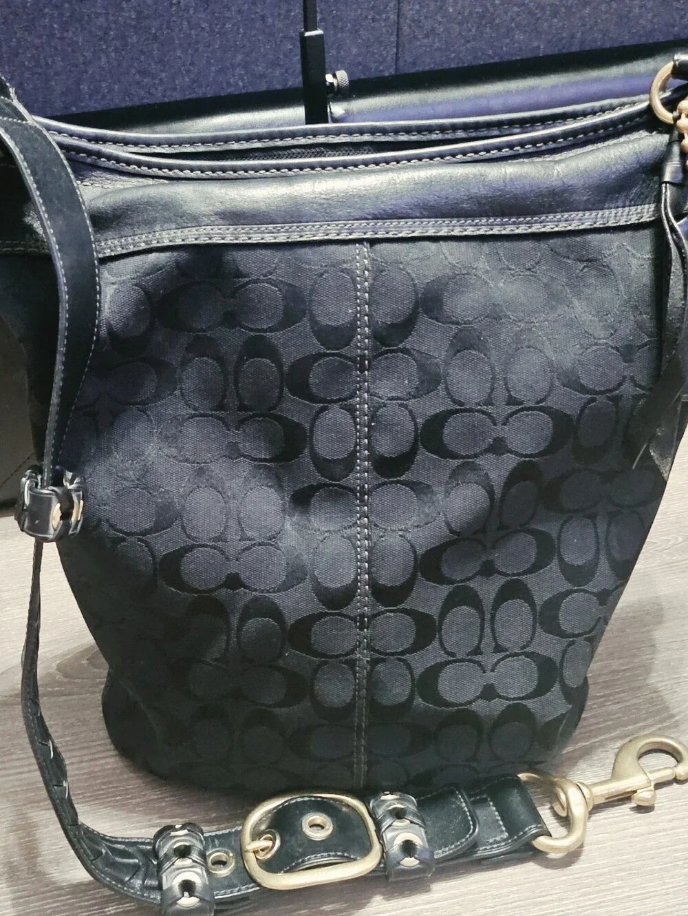 Vint/Auth. Y2K Monogram Coach Bleecker Duffle Bucket Bag Black/Gold G0768-11438